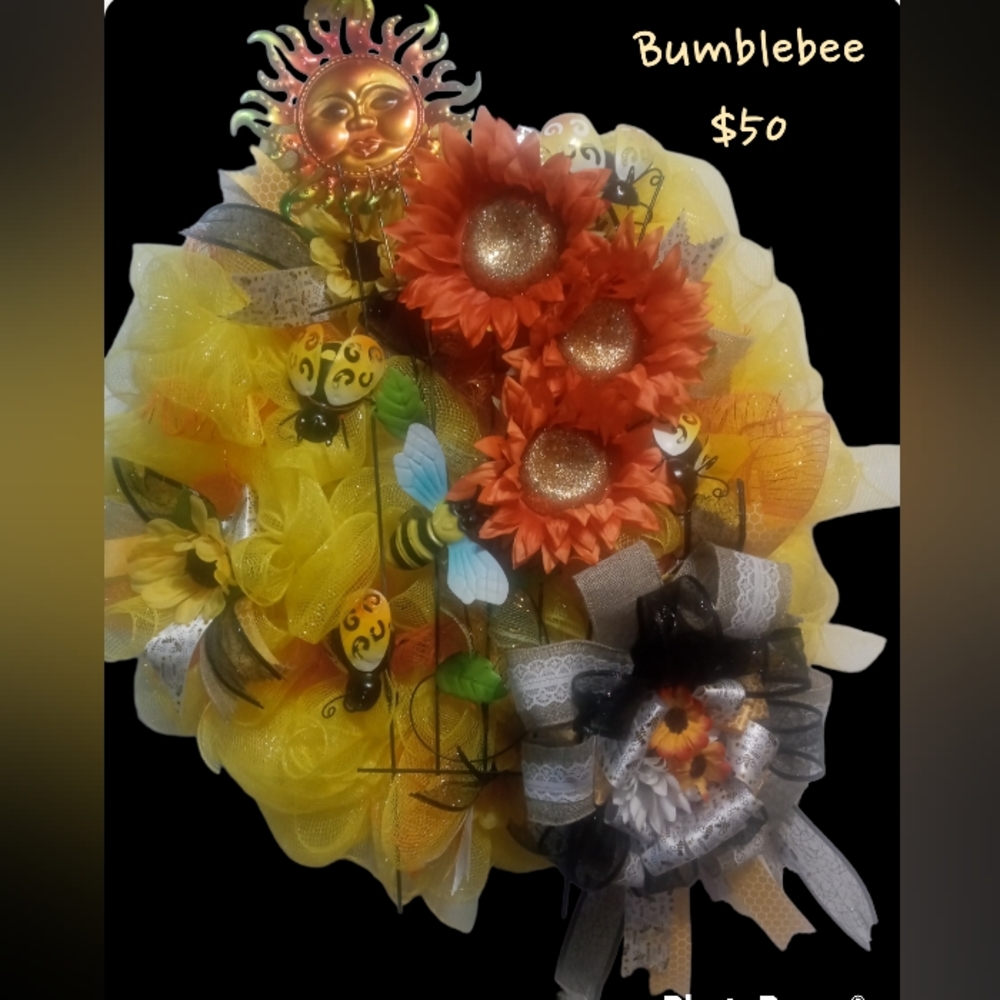 Bumblebee wreath